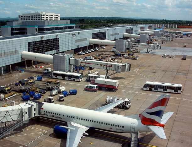 gatwick airport customs clearance